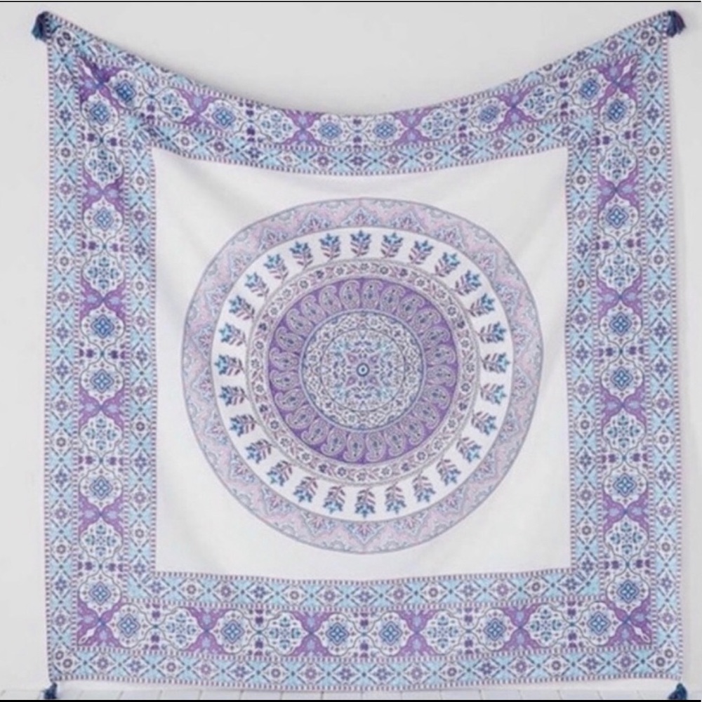 URBAN OUTFITTERS tapestry